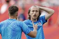 Luka Modrić na zagrijavanju prije utakmice, Foto: Benoit Tessier/REUTERS
