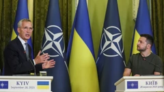Jens Stoltenber (lijevo), Volodimir Zelenski (desno)