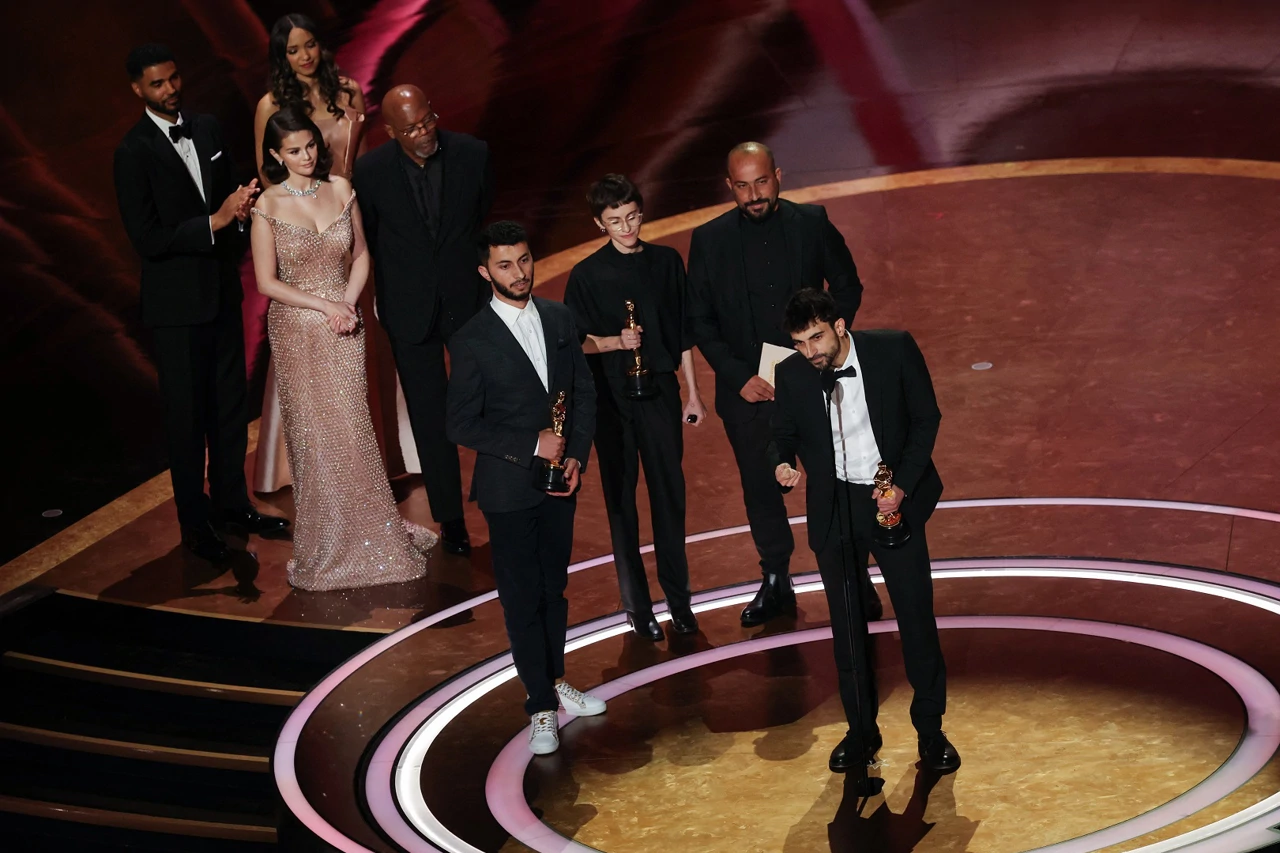 Basel Adra, Rachel Szor, Hamdan Ballal i Yuval Abraham