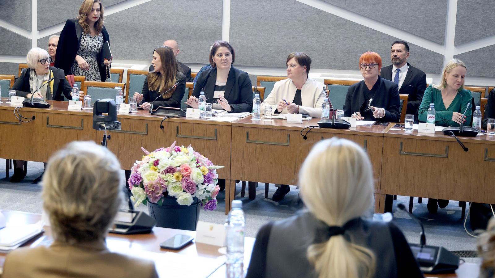 pxl 250326 149023728 20260325155711