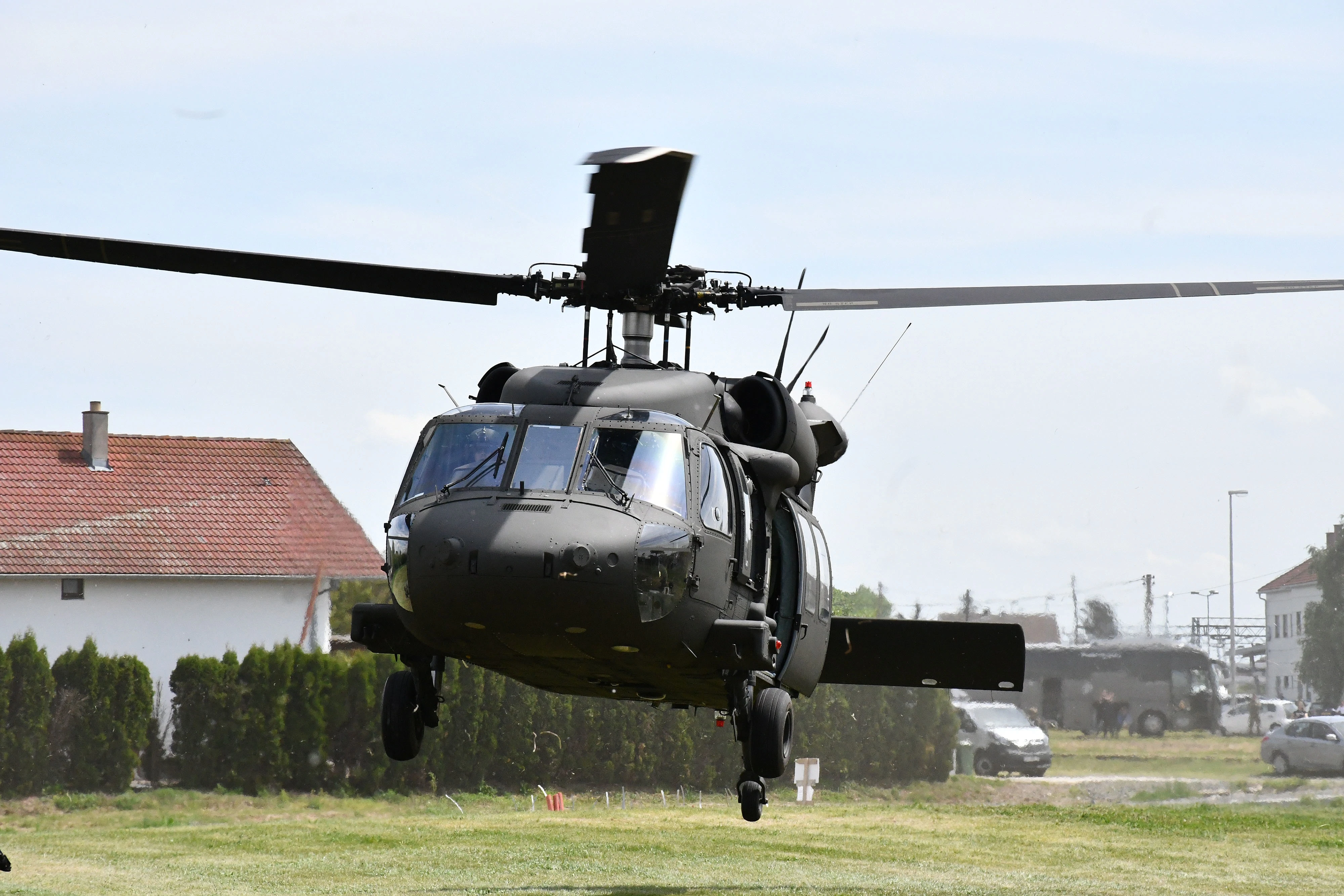 Helikopter HRZ-a uključen u akciju potrage i spašavanja Čeha