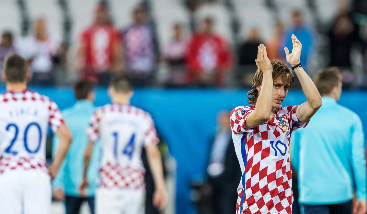 Razočarani Luka Modrić nakon poraza od Portugala na Euru u Francuskoj 2016. godine