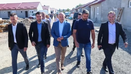 Glina - Obilazak gradilišta 74 drvene kuće