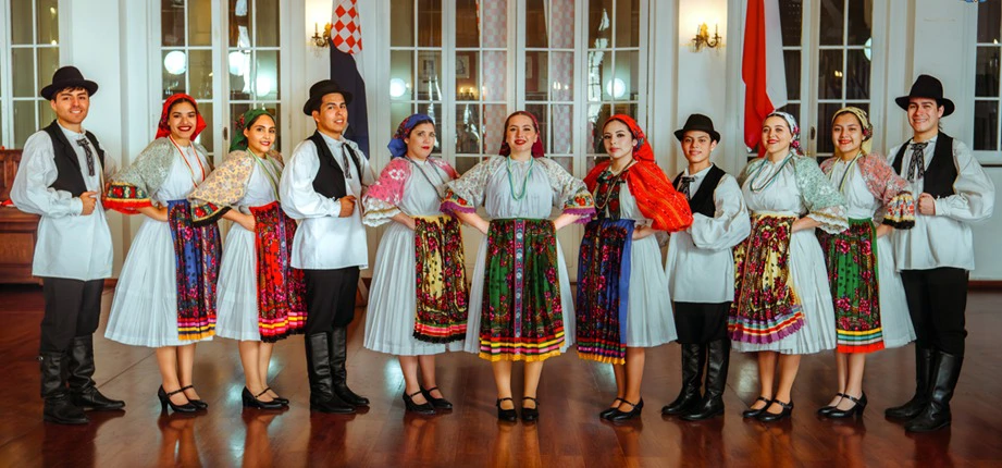 Folklorna skupina HR Mladost, Foto: Marco Yaksic/-