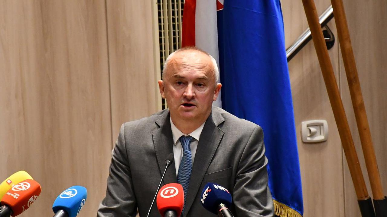 pxl 081225 143176088 20260429124324