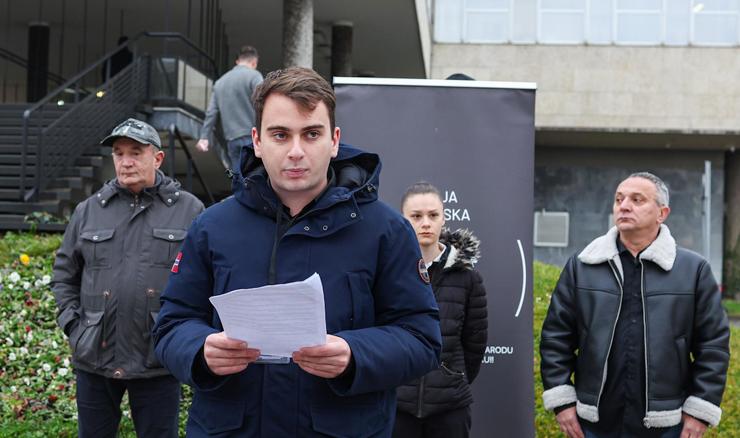 Zbog širenja lažnih vijesti i veličanja ustaškog pokreta kažnjen s 3150 eura