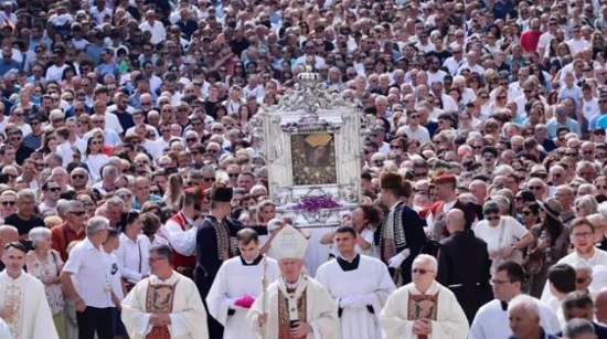 Procession in Sinj 