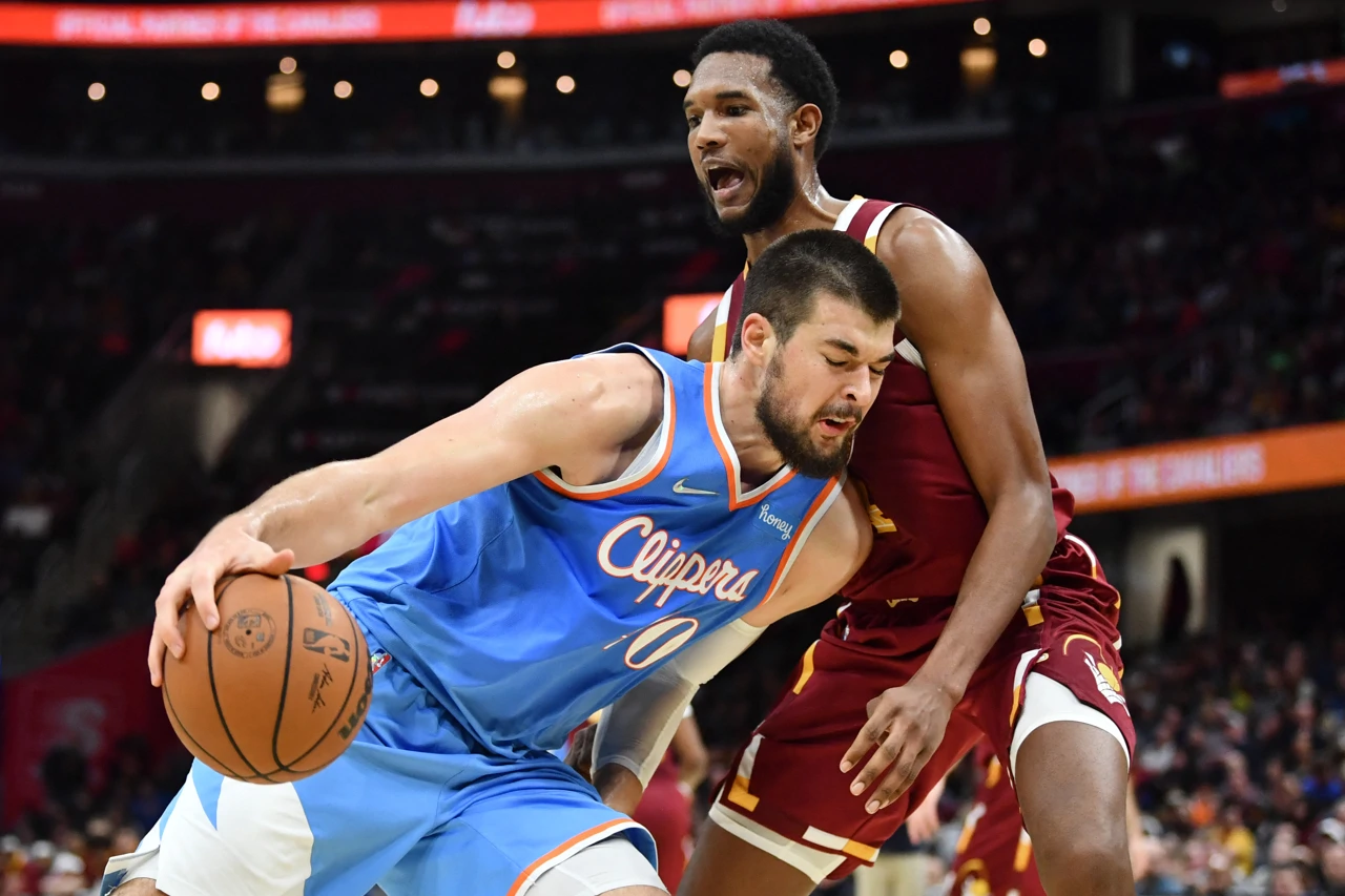 Ivica Zubac u akciji u susretu s Cleveland Cavaliersima