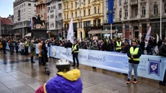 Na Trgu bana Jelačića već jedanaesti put održano grupno moljenje 