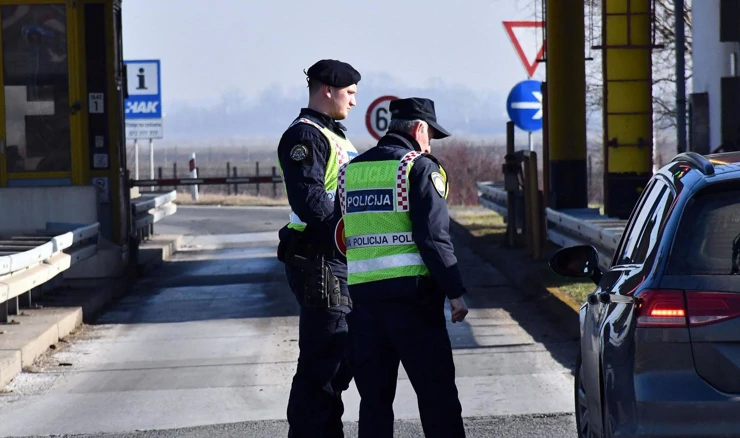 Policija