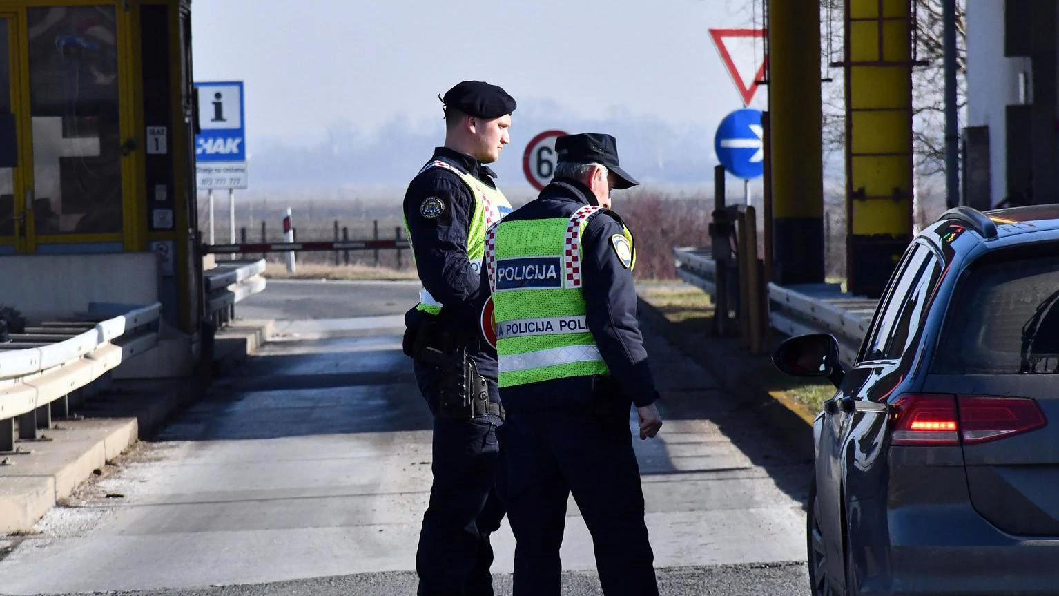 Policija