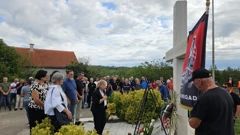 Članovi obitelji poginulih branitelja na komemoraciji u Velikoj Glavi, Foto: H. Gunjača/HRT