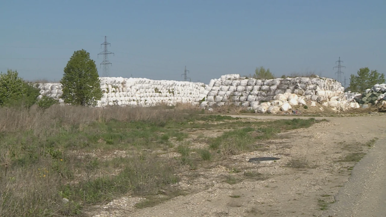 Balirani otpad na ulazu u Varaždin