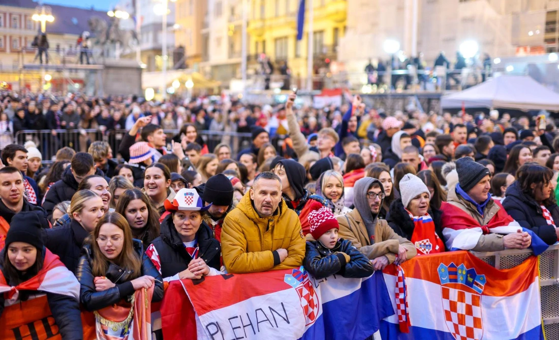 Navijači na Trgu bana Jelačića, Foto: Igor Kralj/PIXSELL