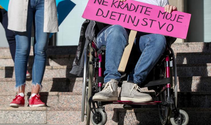 Panel rasprava: Roditelji njegovatelji teško dolaze do predaha
