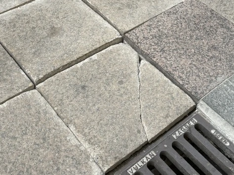 Polomljene ploče u Petrićevoj, Foto: Slušatelj Marko Župan/Radio Sljeme