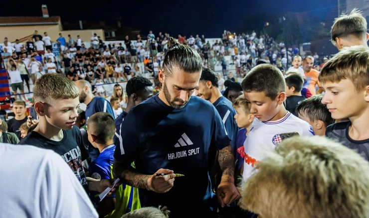 Marko Livaja s navijačima