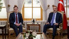 Turski ministar vanjskih poslova Hakan Fidan i šef ruske delegacije Vladimir Medinski