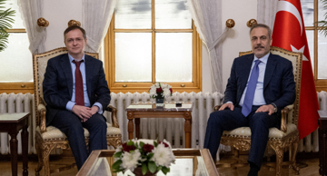 Turski ministar vanjskih poslova Hakan Fidan i šef ruske delegacije Vladimir Medinski