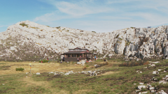 Planinarsko sklonište na Dinari