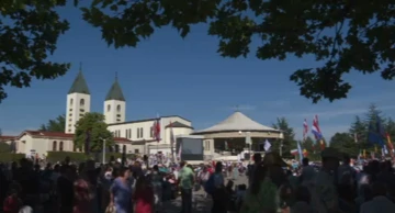 Tisuće mladih iz cijelog svijeta okupilo se a mladifestu u Međugorju
