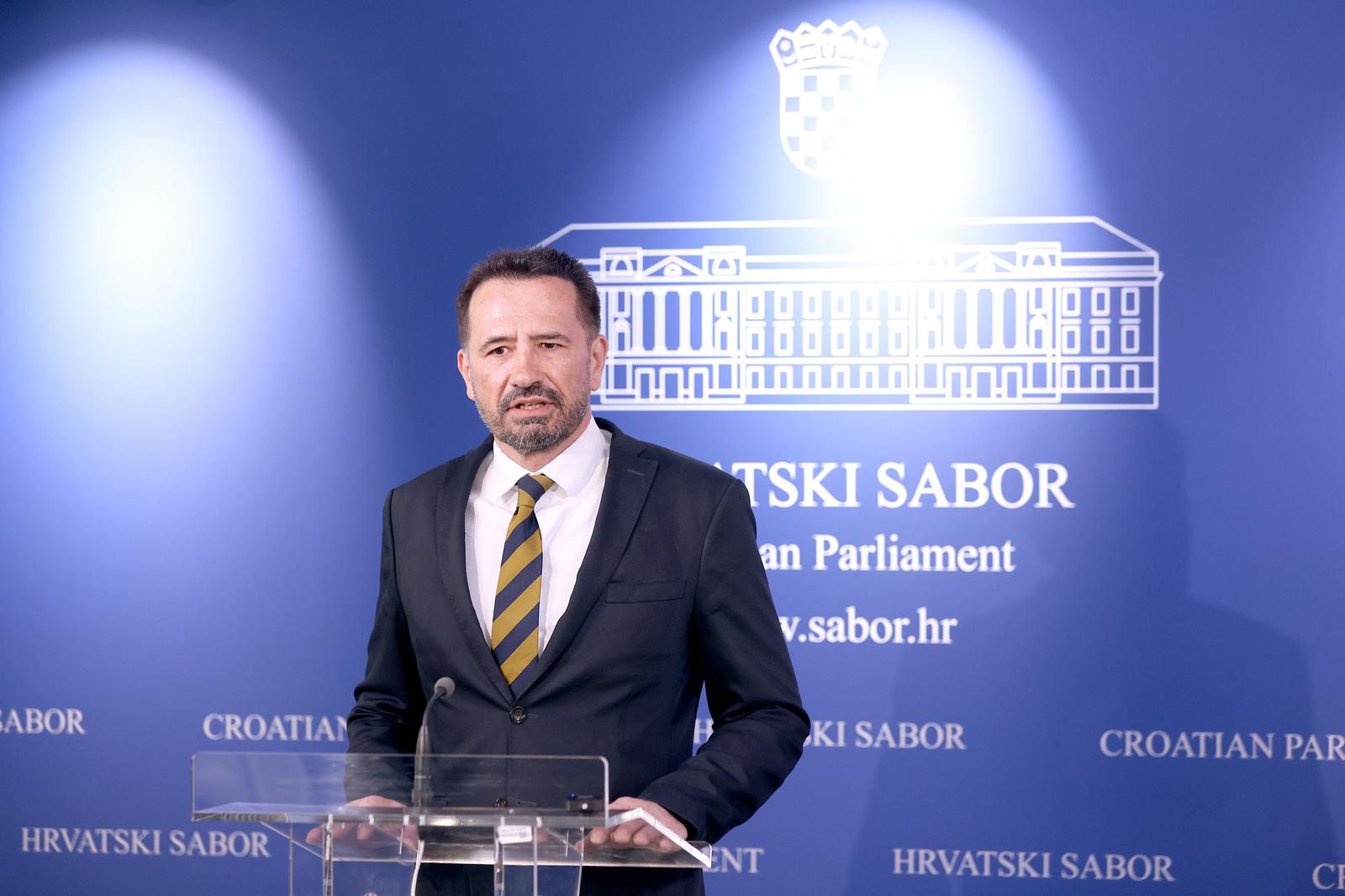 pxl 160426 150147352 20260417124557