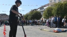 Mladi uče kako sigurno voziti romobil