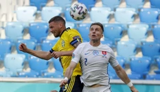 Marcus Berg i Peter Pekarik , Foto: Maxim Shemetov/REUTERS