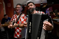 Navijači Hrvatske u Pragu, Foto: Marko Lukunic /PIXSELL