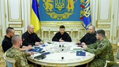 Volodimir Zelenski s članovima pregovaračkog tima