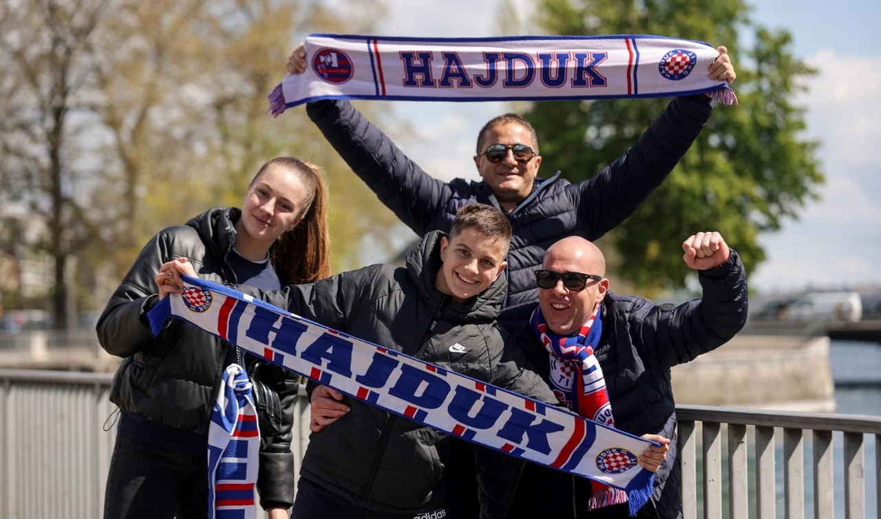 Navijači Hajduka u Ženevi, Foto: Luka Stanzl/PIXSELL 