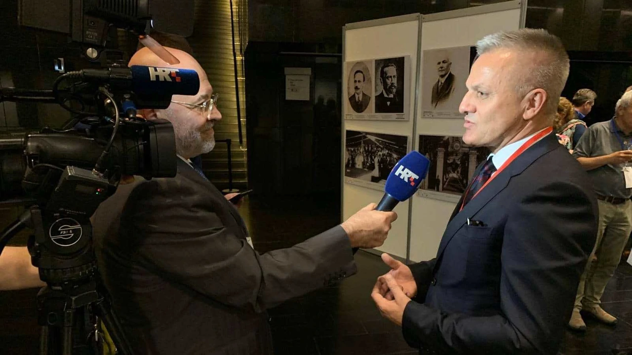 Novinar HRT-a Ivo Kujundžić i državni tajnik Zvonko Milas (Foto: Glas Hrvatske)