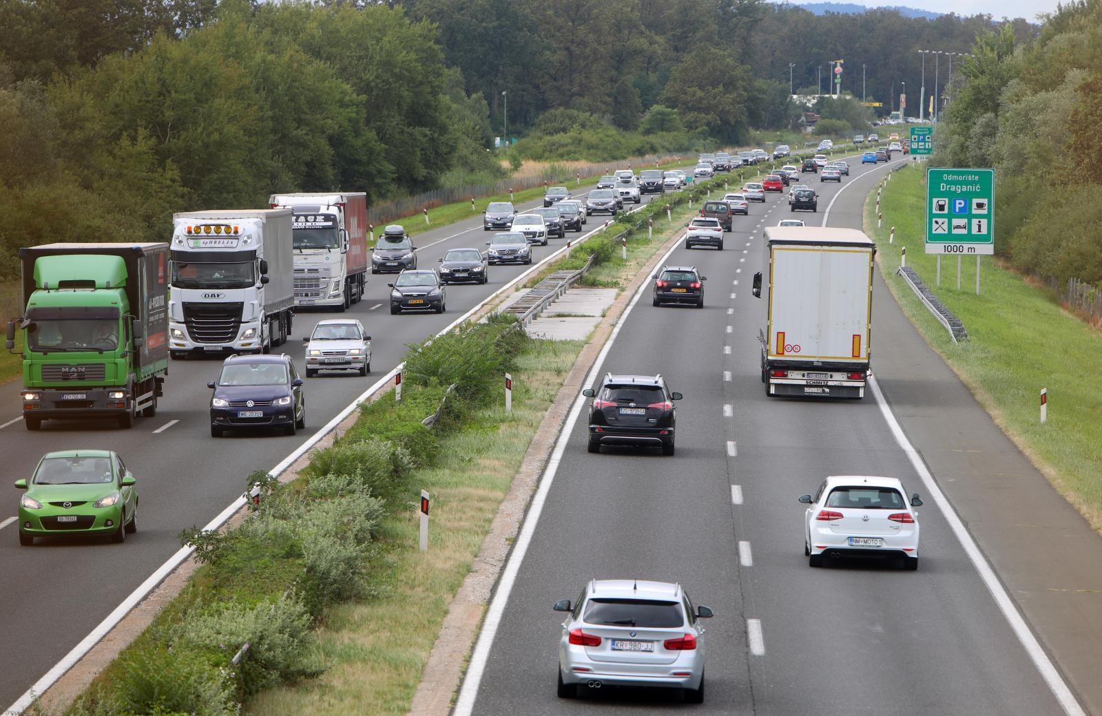 HRT: Pojačan promet prema Rupi, Maclju i Bregani - Vimarsana News