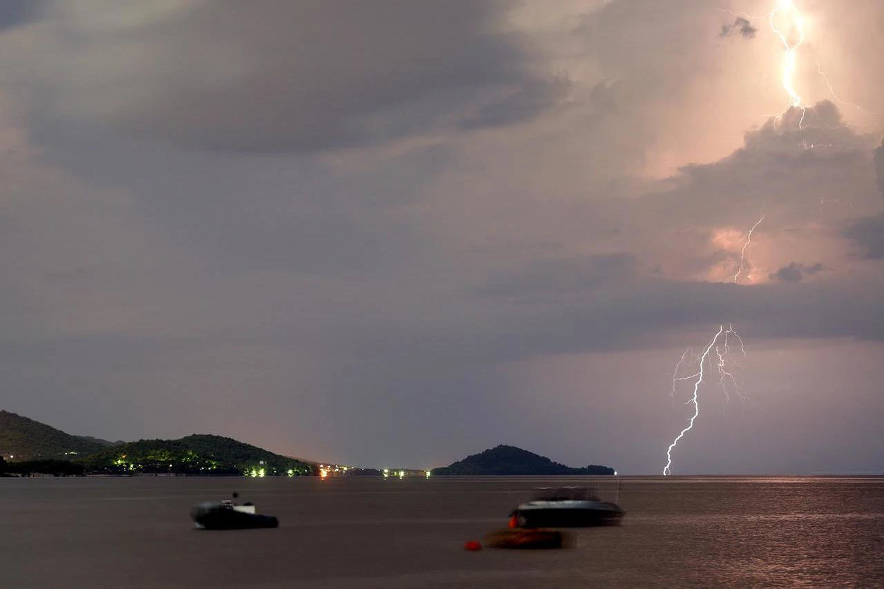 Nevrijeme zahvatilo Istru, obilnija kiša očekuje se i u ostatku Hrvatske