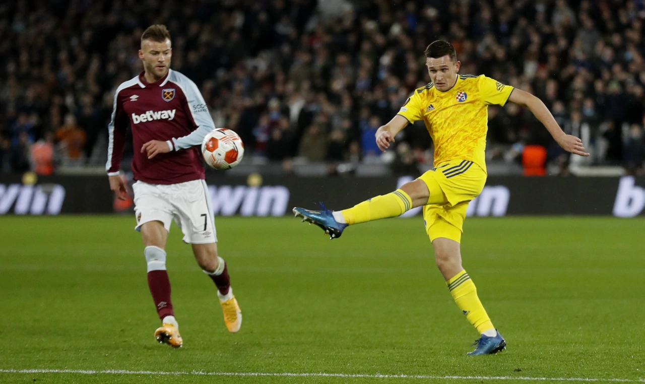 Daniel Štefulj šutira na gol