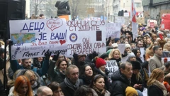 Beograd: Prosvjed "Učitelji i nastavnici su uz studente" ispred Filozofskog fakulteta 