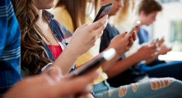 Zabrana mobitela u školama?