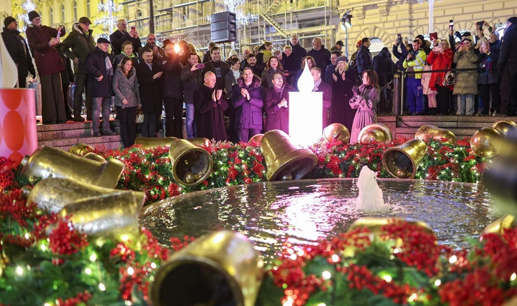 Zagreb: Paljenje prve adventske svijeće