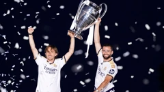 Luka Modrić s Nachom tijekom proslave osvajanja Lige prvaka 2024. 