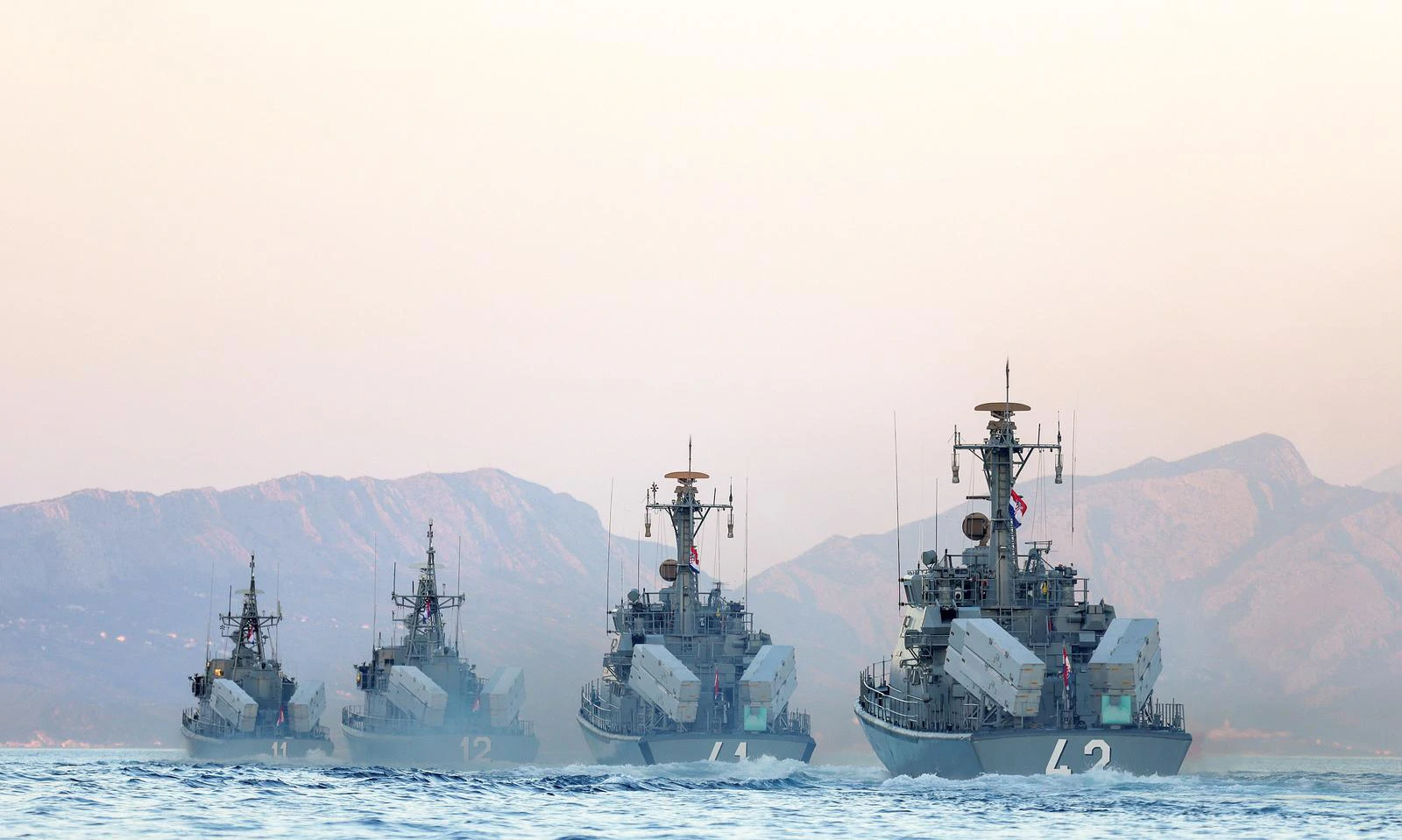 Milanović otkazao vojnu vježbu, oglasili se Anušić i Plenković