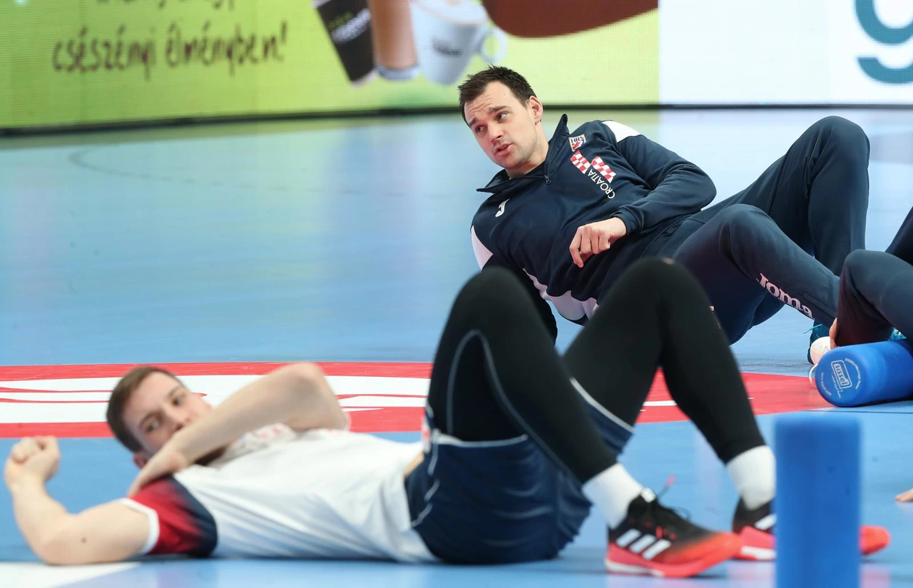 Trening rukometaša u Budimpešti, Foto: Sanjin Strukic/PIXSELL