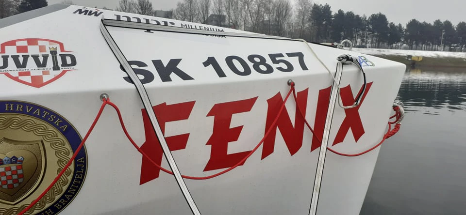 Čamac Fenix kojim će veslački dvojac proći Atlantski ocean