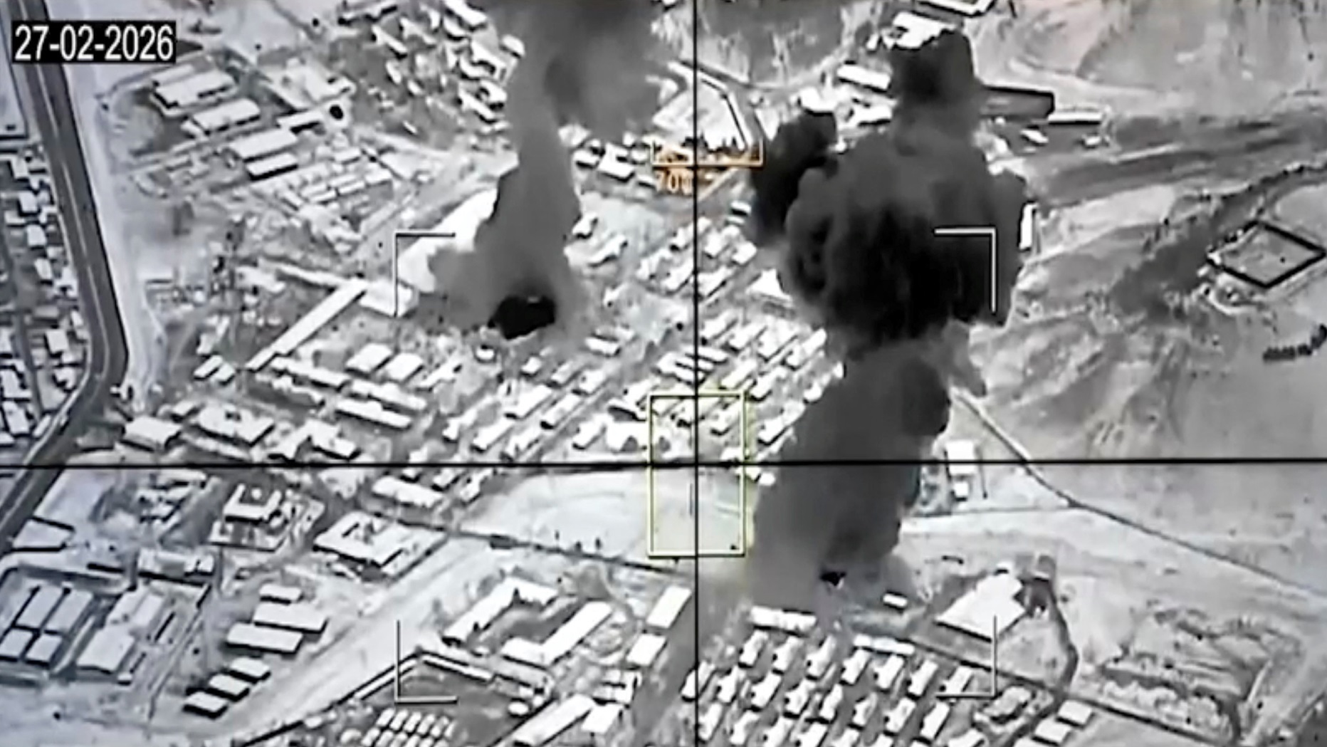https://api.hrt.hr/media/de/b8/2026-02-27t033820z-1819792411-rc23uja7wxw3-rtrmadp-3-afghanistan-pakistan-20260227061358.jpg
