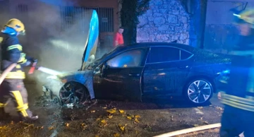 Zapaljeno vozilo gradonačelnika Mostara