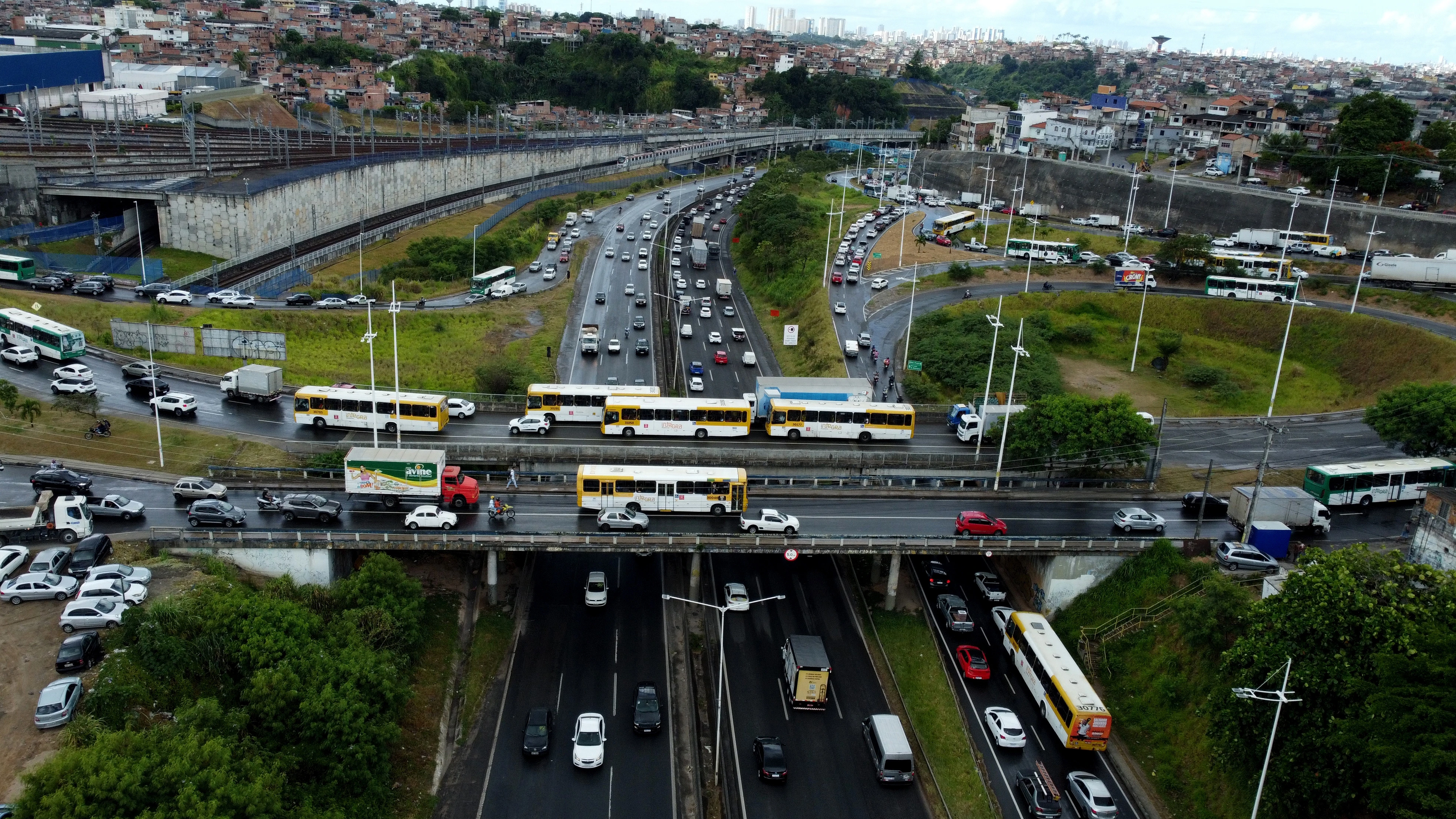 U autobusnoj nesreći najmanje 15 mrtvih