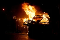 Prosvjedi u Dublinu nakon napada nožem, zapaljen policijski automobil, Foto: Clodagh Kilcoyne/Reuters