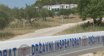 Kamp Jazina u Tisnu na otoku Murteru