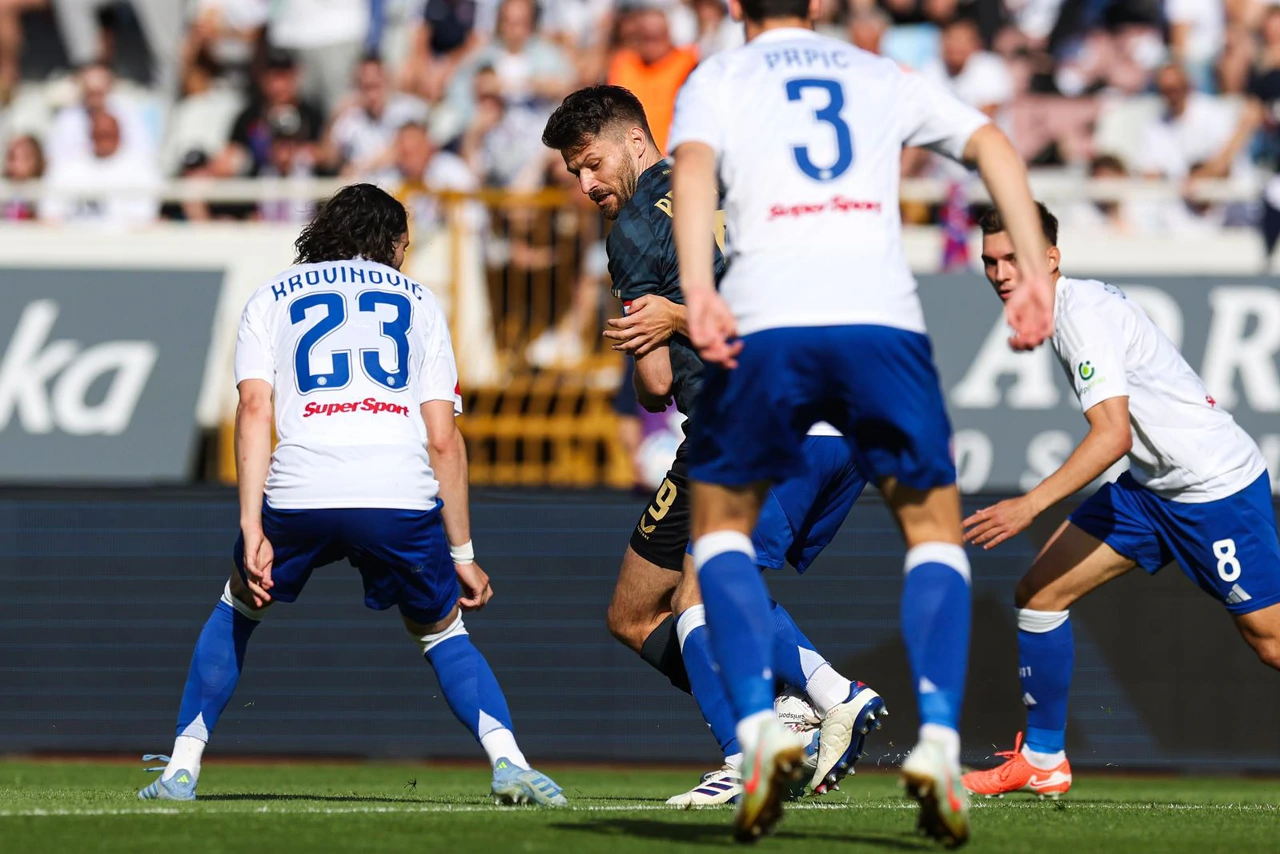 Hajduk - Dinamo. Bruno Petković