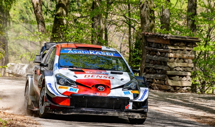 Ogier i suvozač Ingrassia prebačeni u bolnicu nakon izlijetanja