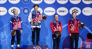 Sakura Onishi na postolju